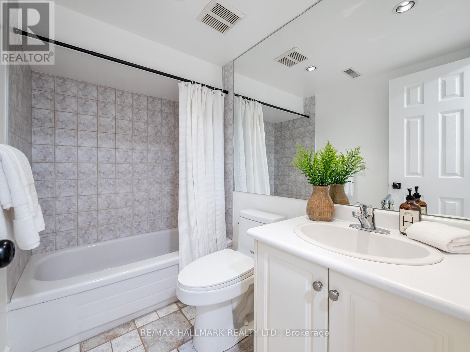 26 Eastmount Avenue, Toronto, Ontario  M4K 1V1 - Photo 45 - E12955196