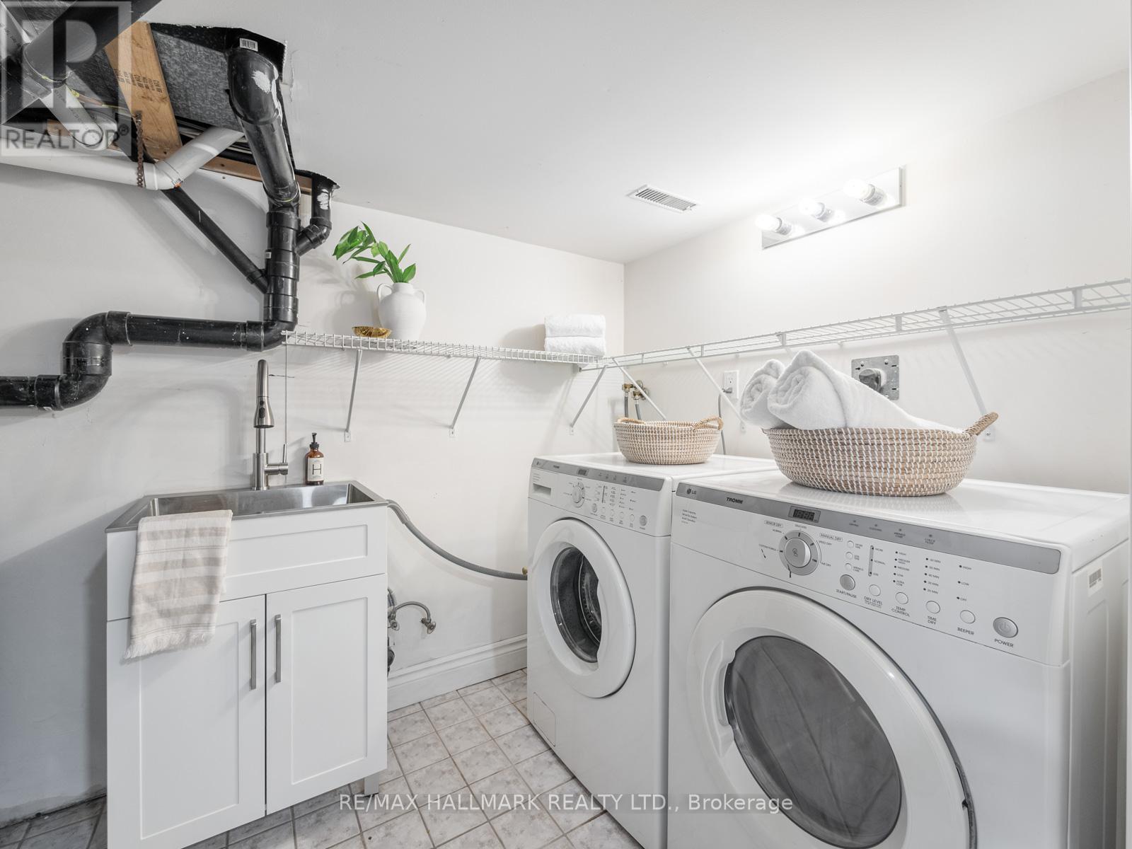 26 Eastmount Avenue, Toronto, Ontario  M4K 1V1 - Photo 46 - E12955196