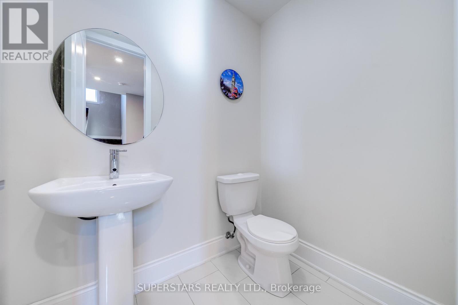 19 Helliwell Crescent, Richmond Hill, Ontario  L4E 1C8 - Photo 13 - N12955236