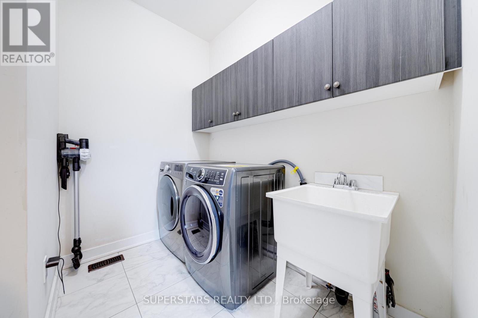 19 Helliwell Crescent, Richmond Hill, Ontario  L4E 1C8 - Photo 27 - N12955236