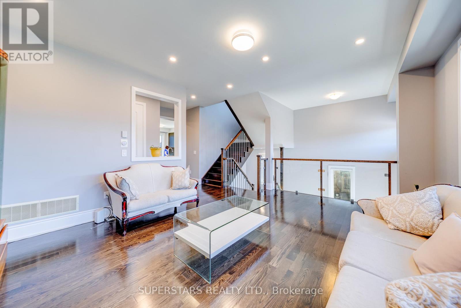 19 Helliwell Crescent, Richmond Hill, Ontario  L4E 1C8 - Photo 6 - N12955236