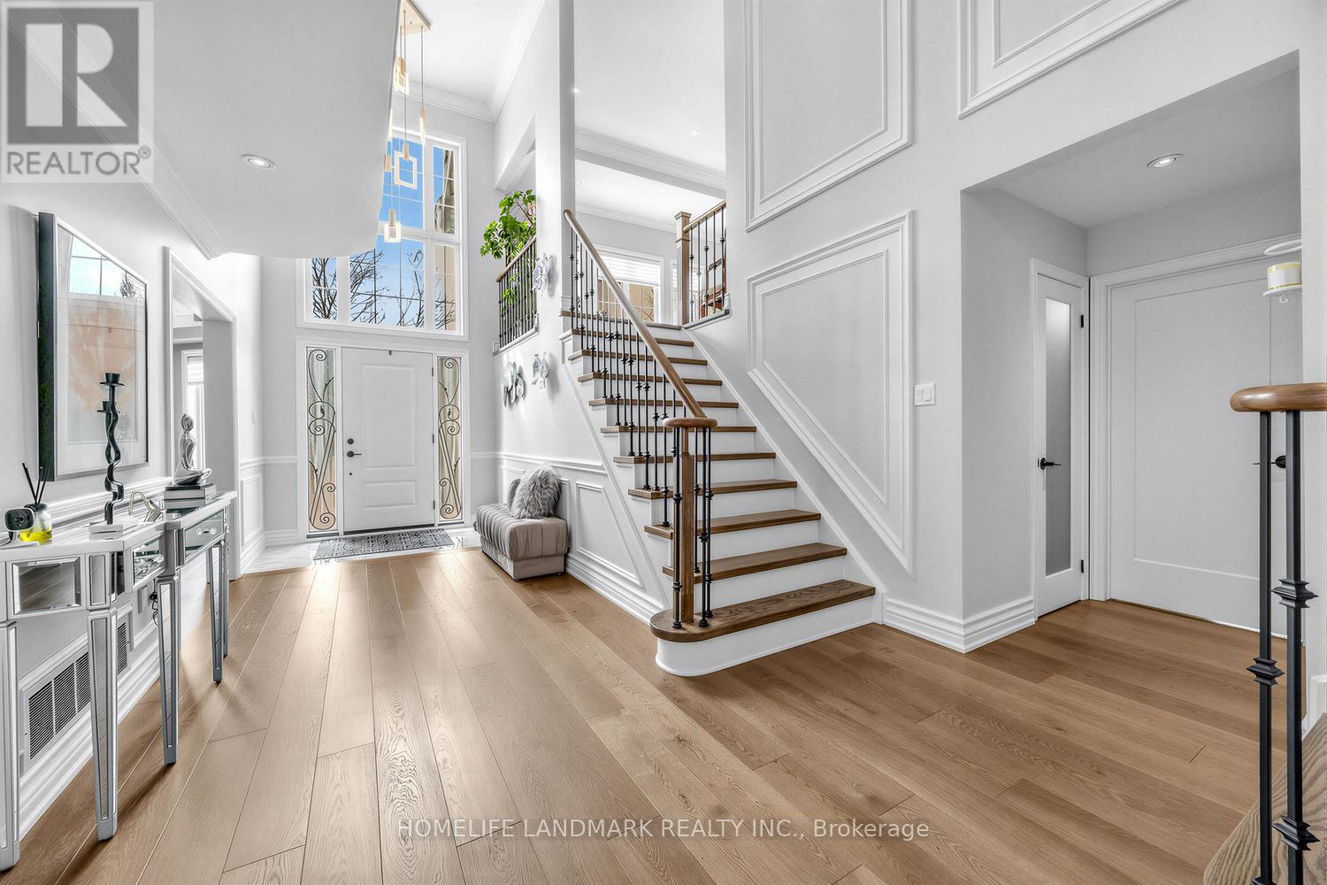 1098 Secretariate Road, Newmarket, Ontario  L3X 1M3 - Photo 2 - N12826844