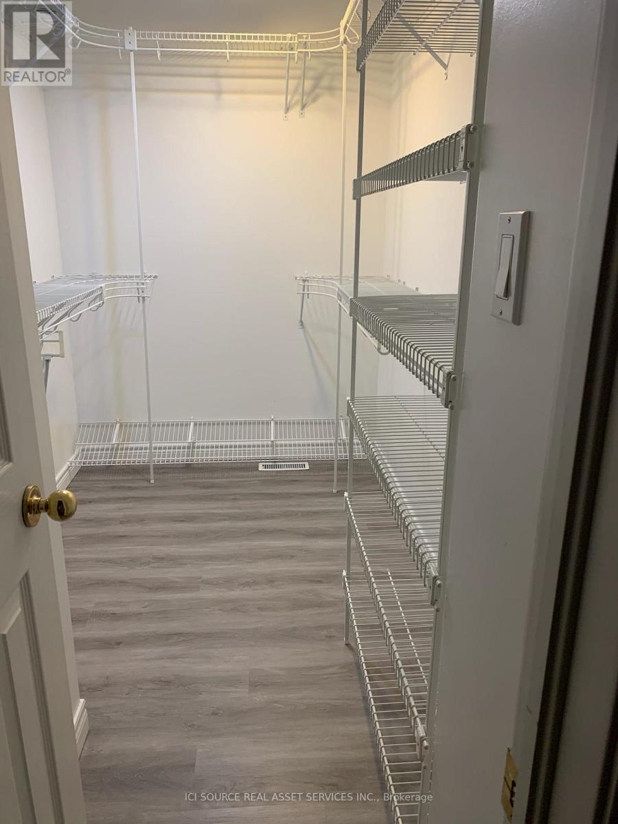 7 - 410 Ambleside Drive, London North, Ontario  N6G 4Y7 - Photo 5 - X12825866