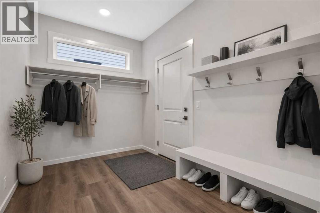 3 Heritage Link, Cochrane, Alberta  T4C 2J8 - Photo 6 - A2298211