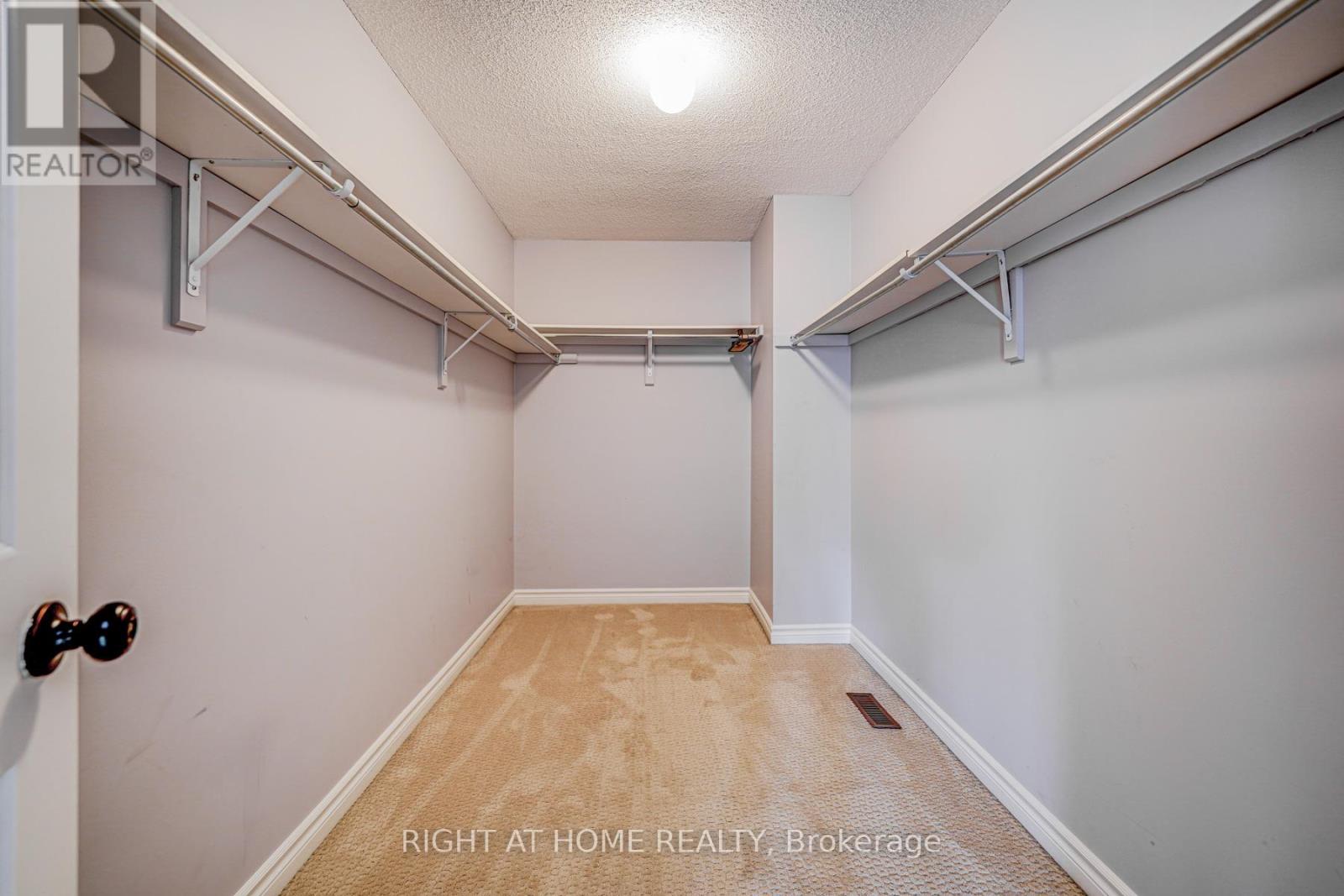 2623 Charlotte Court, Mississauga, Ontario  L5M 5E6 - Photo 19 - W12955162