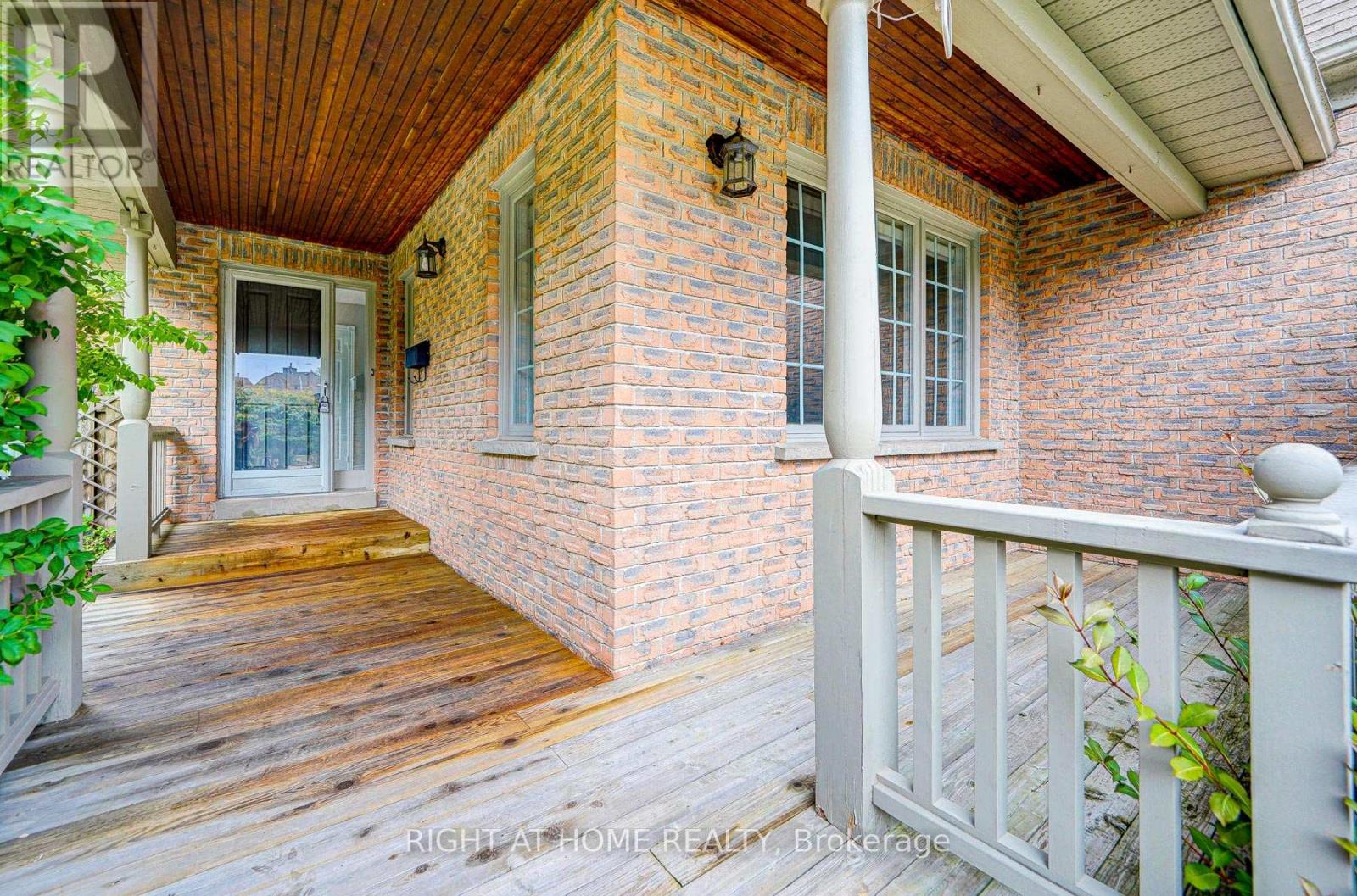 2623 Charlotte Court, Mississauga, Ontario  L5M 5E6 - Photo 5 - W12955162