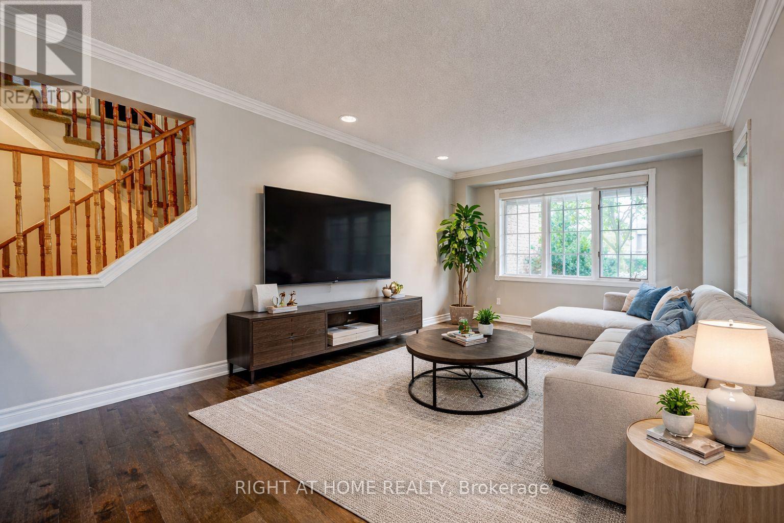 2623 Charlotte Court, Mississauga, Ontario  L5M 5E6 - Photo 9 - W12955162