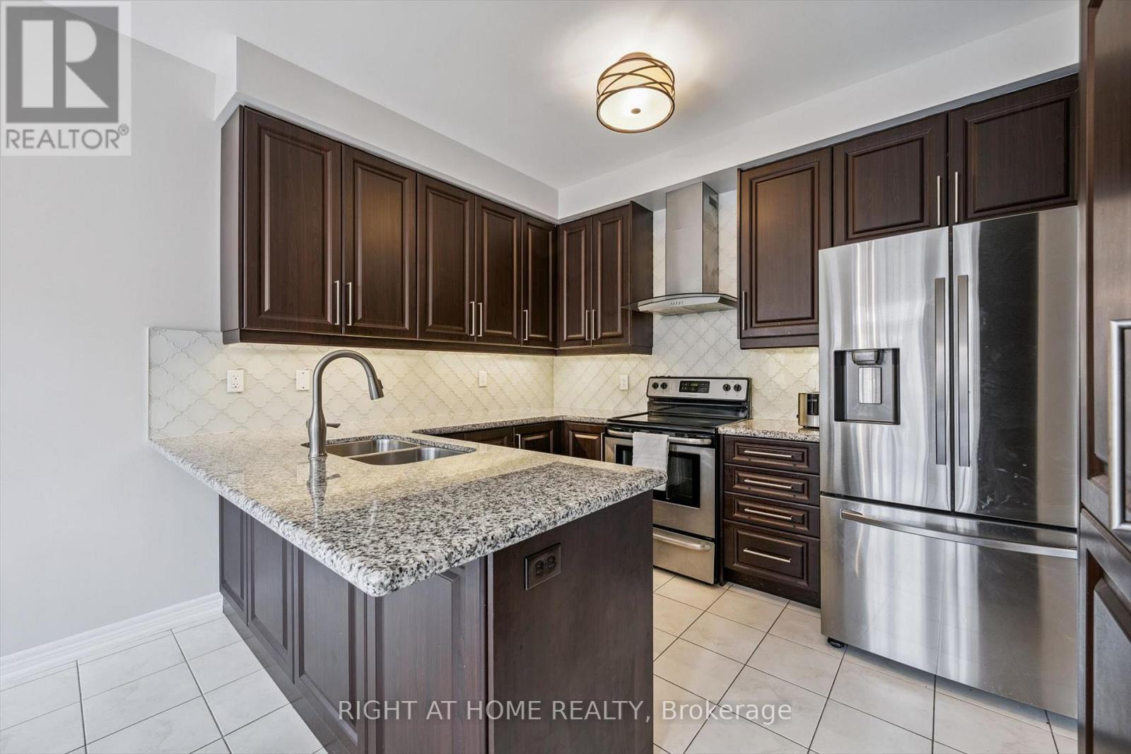 3 Antoine Street, Brampton, Ontario  L7A 0G4 - Photo 12 - W12955192