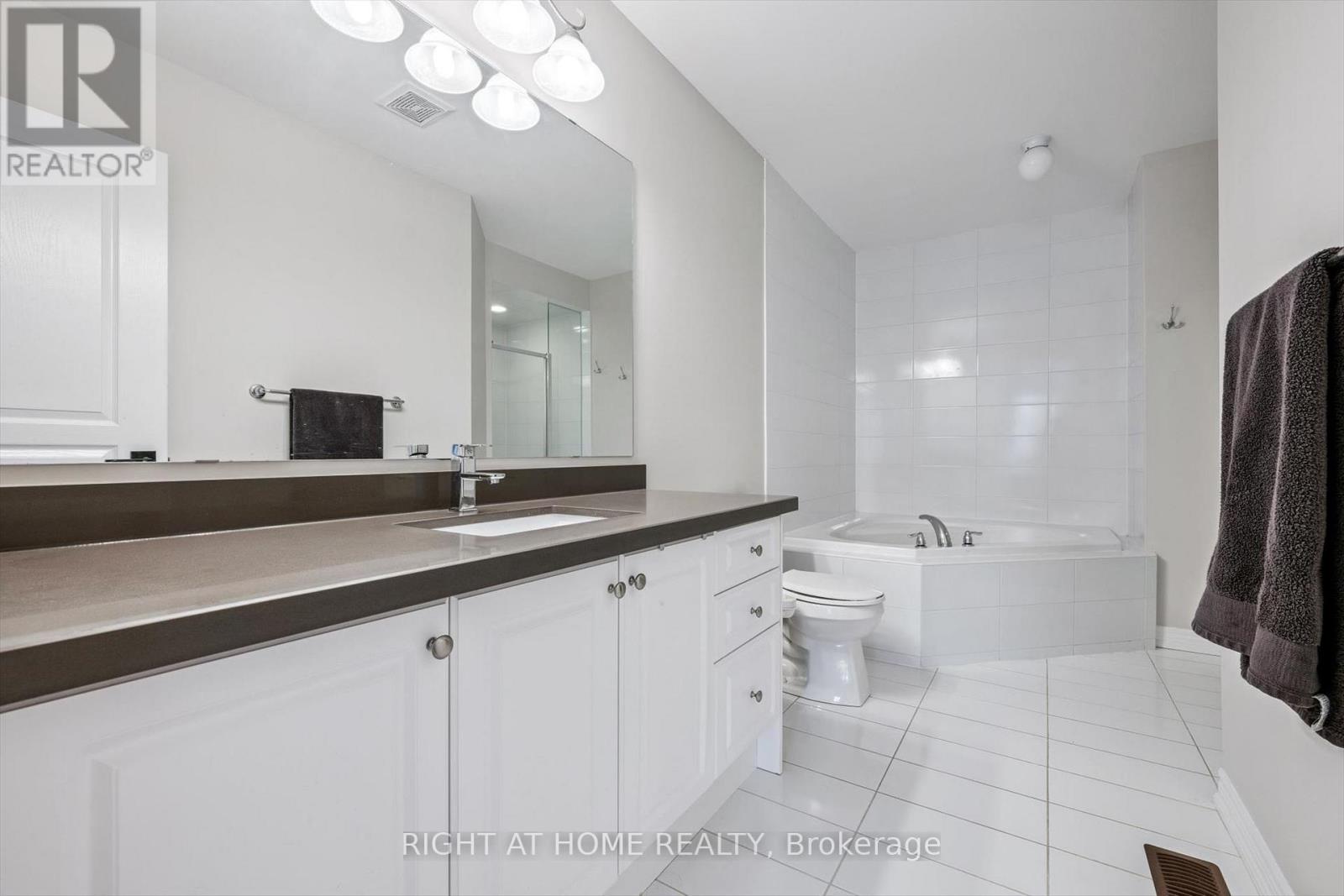 3 Antoine Street, Brampton, Ontario  L7A 0G4 - Photo 20 - W12955192