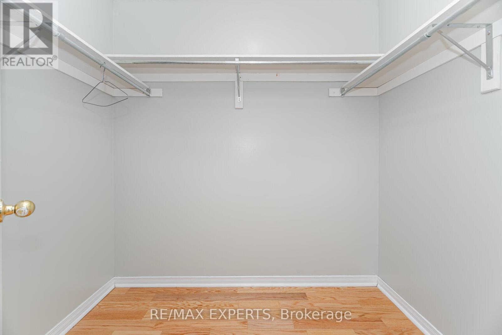 82 Twin Pines Crescent, Brampton, Ontario  L7A 1M8 - Photo 11 - W12955204