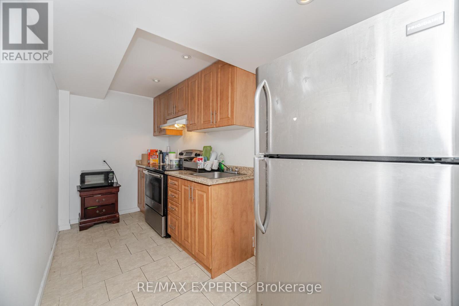 82 Twin Pines Crescent, Brampton, Ontario  L7A 1M8 - Photo 18 - W12955204