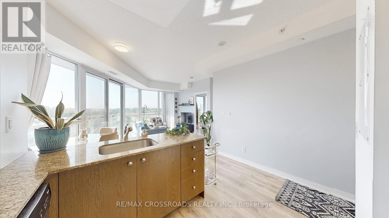 810 - 5101 Dundas Street W, Toronto, Ontario  M9A 1C1 - Photo 11 - W12955212