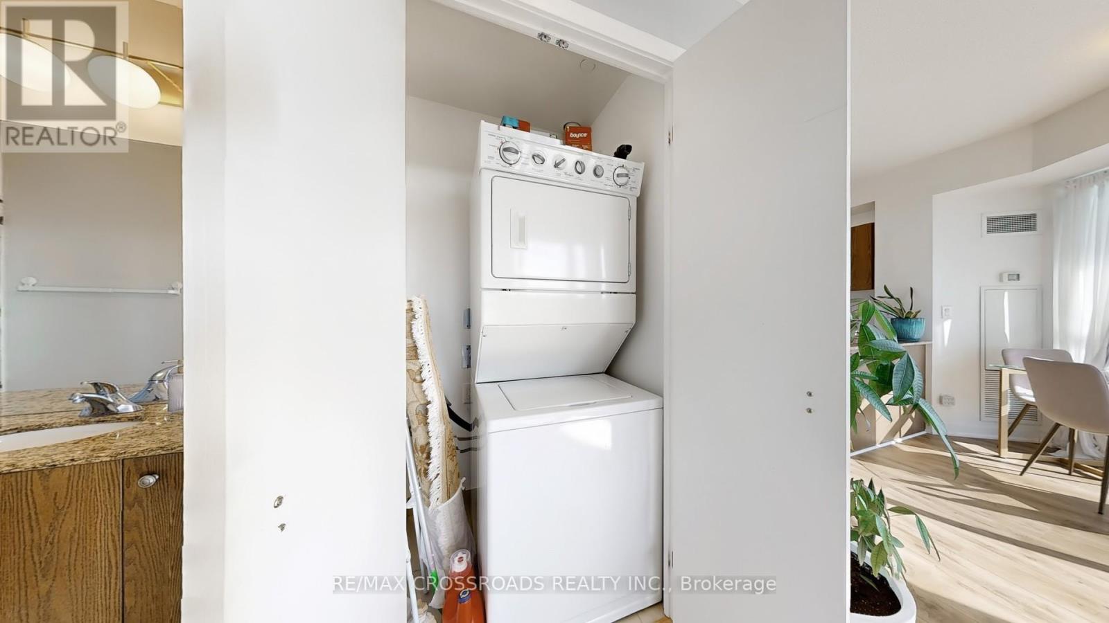 810 - 5101 Dundas Street W, Toronto, Ontario  M9A 1C1 - Photo 18 - W12955212