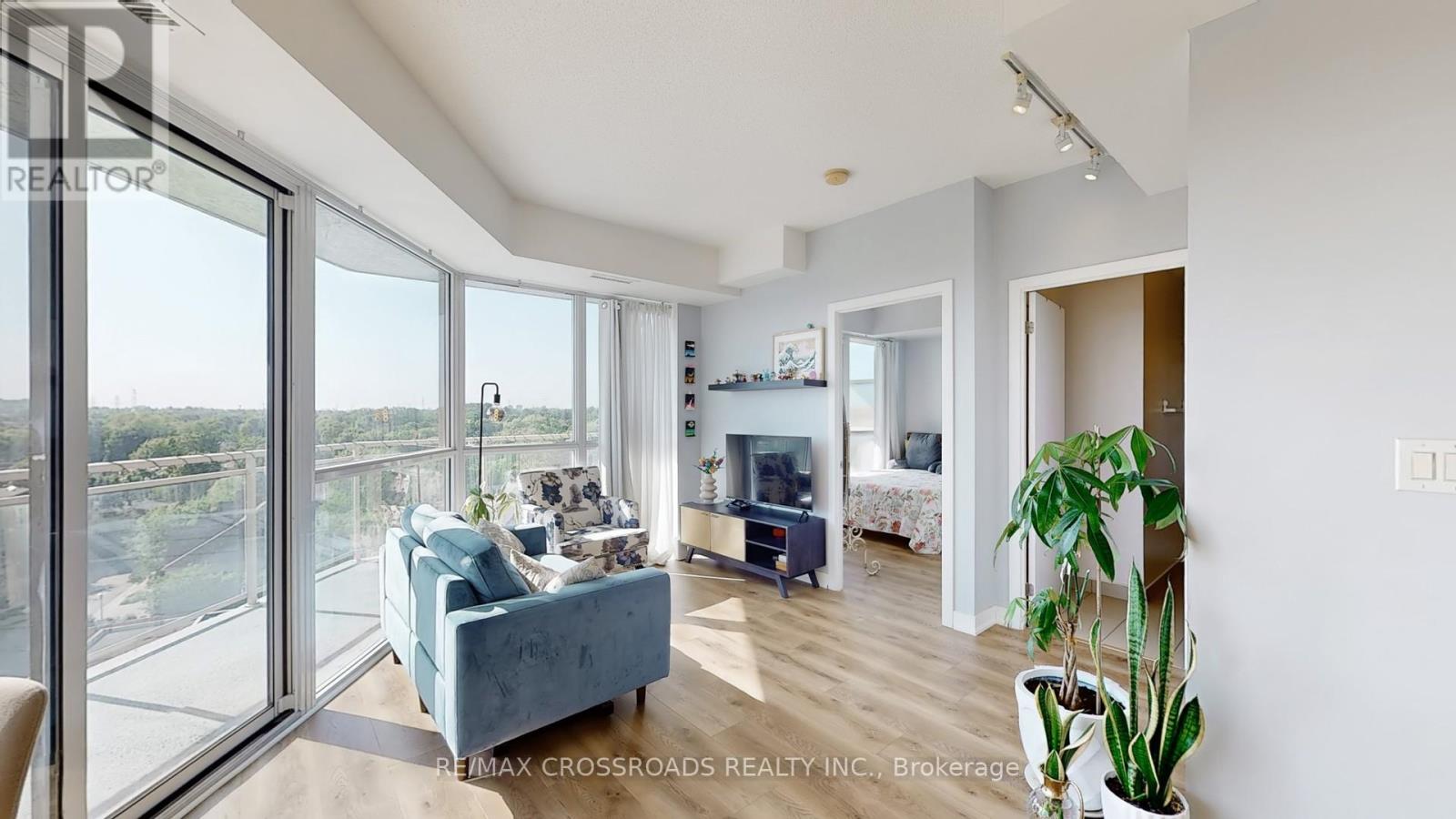 810 - 5101 Dundas Street W, Toronto, Ontario  M9A 1C1 - Photo 4 - W12955212