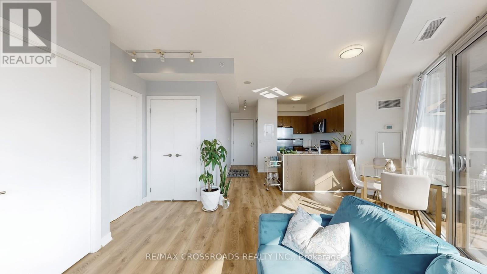 810 - 5101 Dundas Street W, Toronto, Ontario  M9A 1C1 - Photo 7 - W12955212