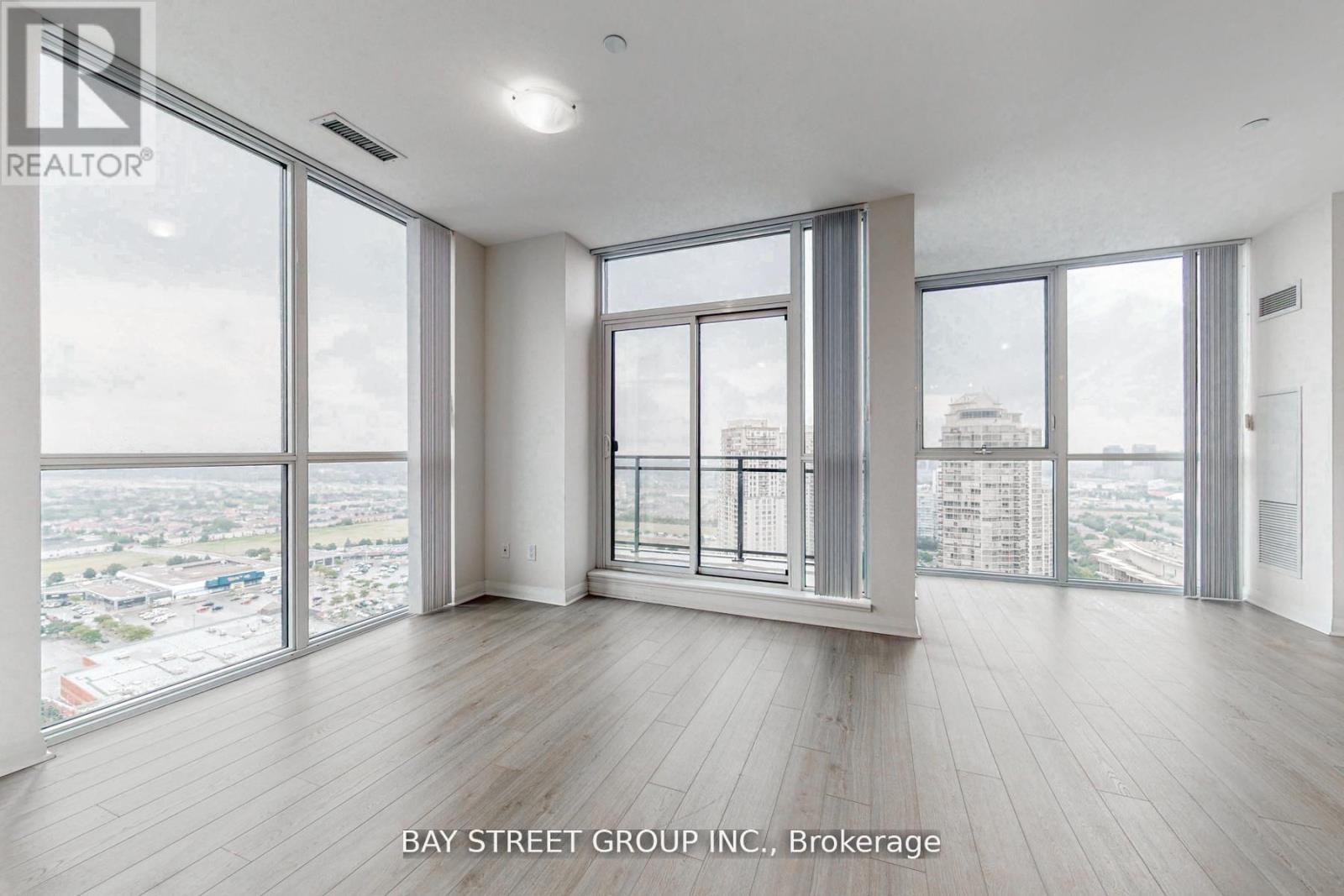 2801 - 75 Eglinton Avenue W, Mississauga, Ontario  L5R 0E5 - Photo 10 - W12955216