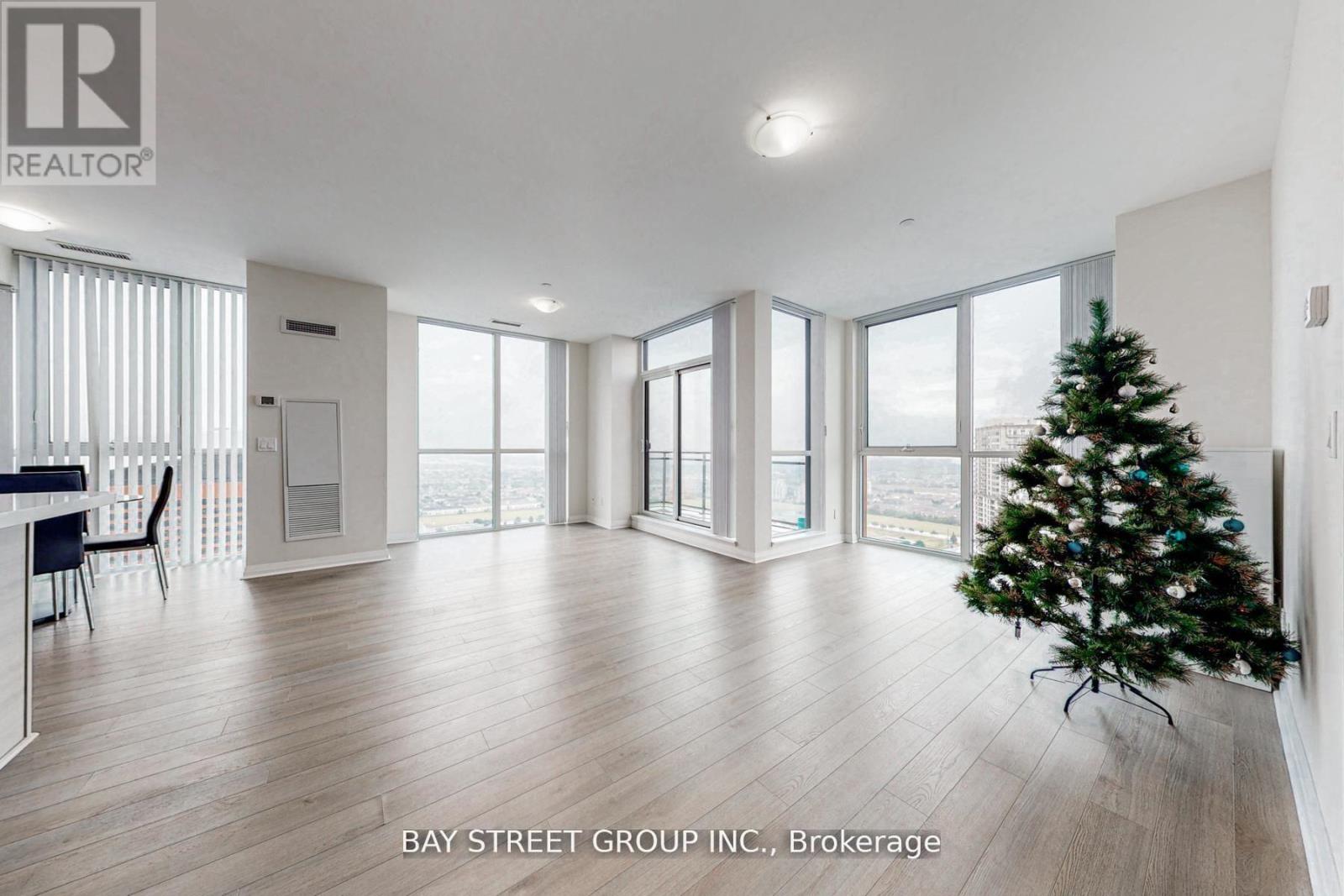 2801 - 75 Eglinton Avenue W, Mississauga, Ontario  L5R 0E5 - Photo 8 - W12955216