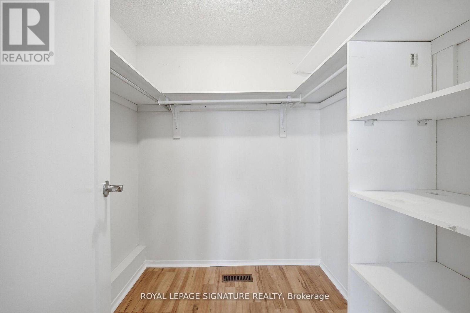 6326 Millers Grove, Mississauga, Ontario  L5N 3H7 - Photo 23 - W12955230