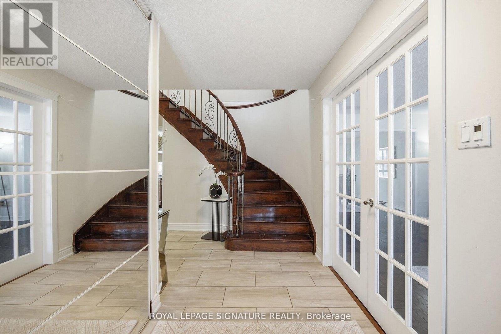 6326 Millers Grove, Mississauga, Ontario  L5N 3H7 - Photo 3 - W12955230