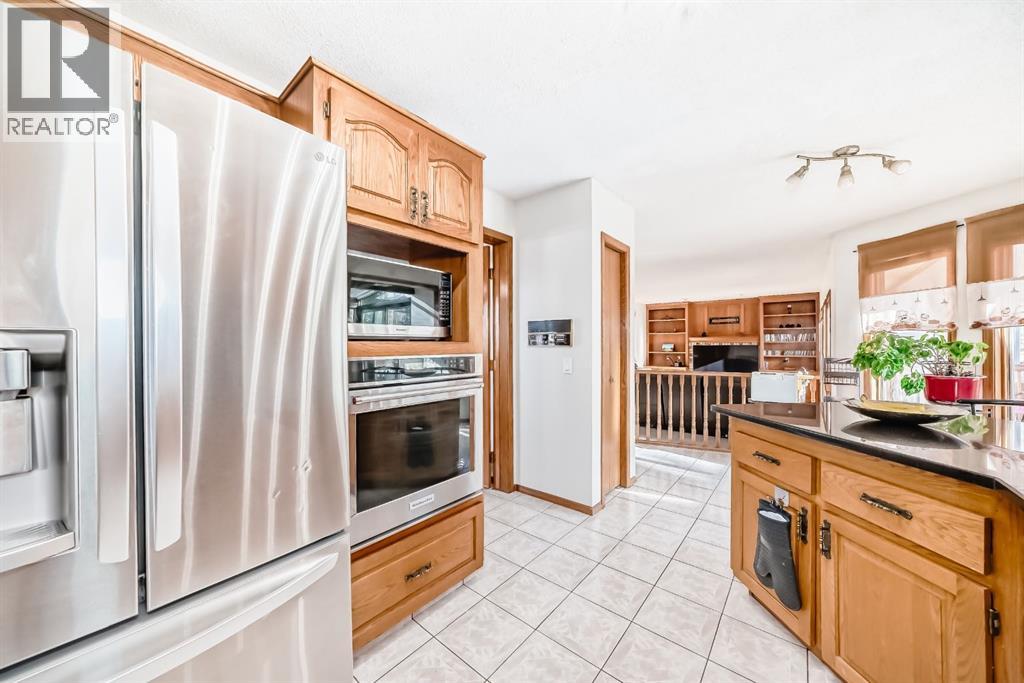 142 Edgeview Road NW, Calgary, Alberta  T3A 4V1 - Photo 9 - A2296914