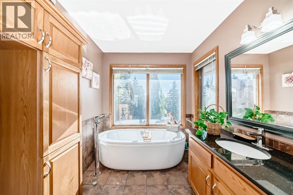 142 Edgeview Road NW, Calgary, Alberta  T3A 4V1 - Photo 29 - A2296914