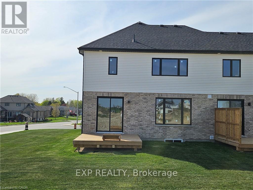 40 Anne Street W, Minto, Ontario  N0G 1Z0 - Photo 2 - X12955174