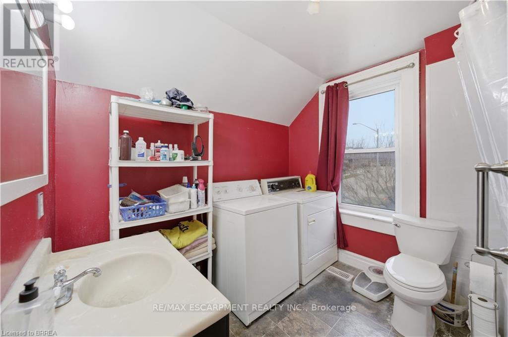 139 Willow Street, Brant, Ontario  N3L 2L4 - Photo 10 - X12955188