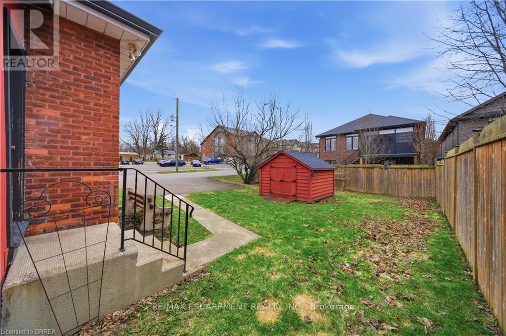 139 Willow Street, Brant, Ontario  N3L 2L4 - Photo 12 - X12955188