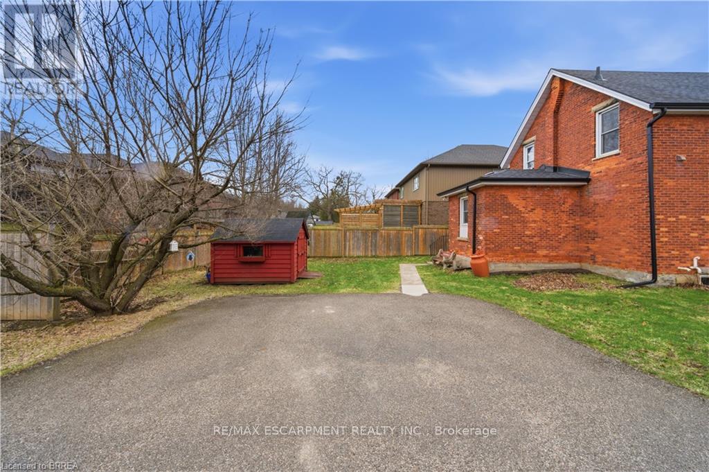 139 Willow Street, Brant, Ontario  N3L 2L4 - Photo 14 - X12955188