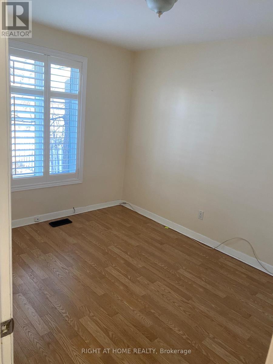 513 Lynett Crescent, Richmond Hill, Ontario  L4C 2V8 - Photo 9 - N12942892