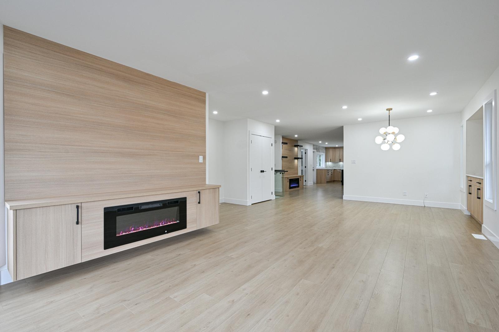 32069 Clinton Avenue, Abbotsford, British Columbia  V2T 5B7 - Photo 5 - R3105255