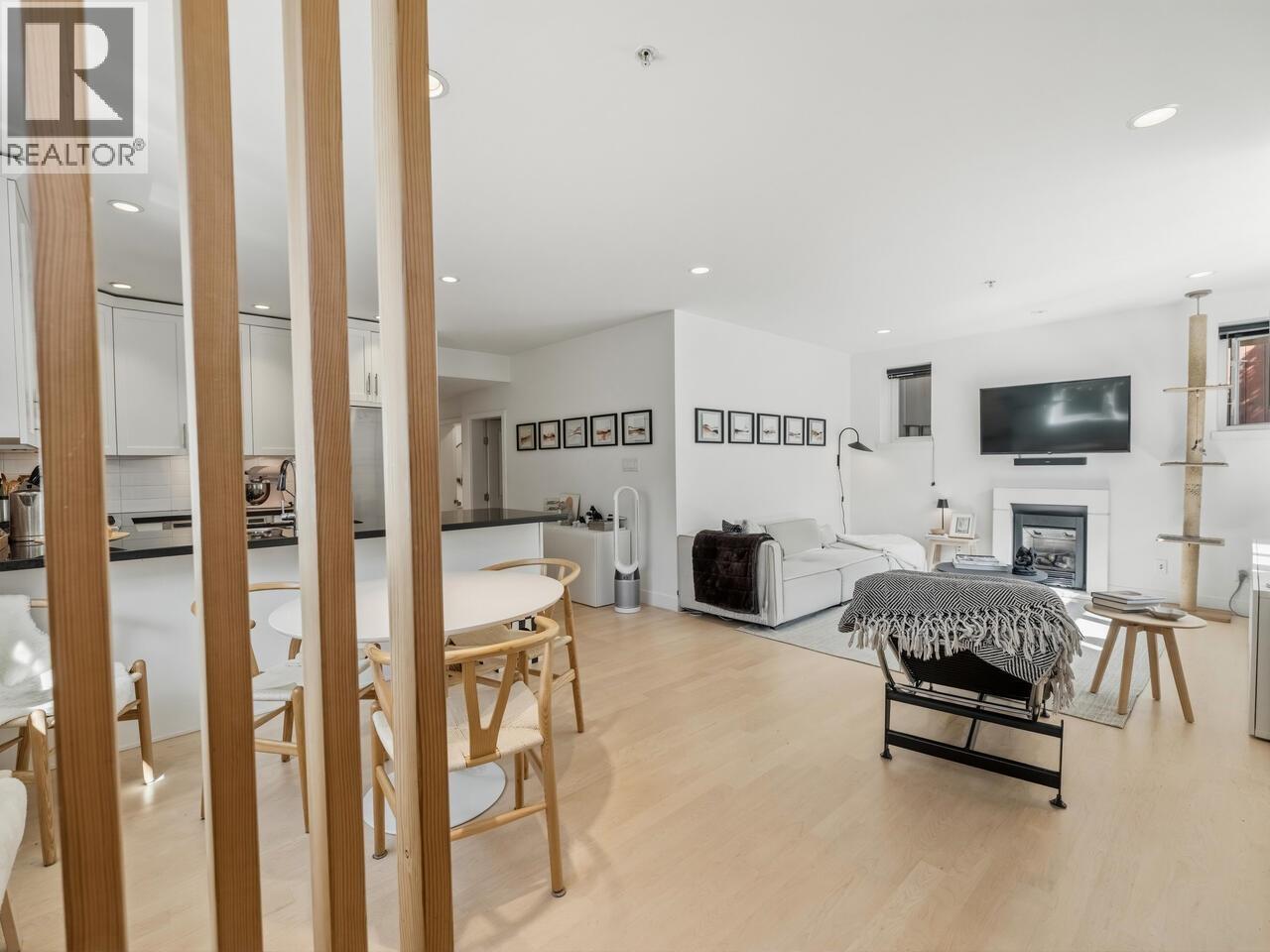 83 W 15th Avenue, Vancouver, British Columbia  V5Y 1X7 - Photo 2 - R3106601