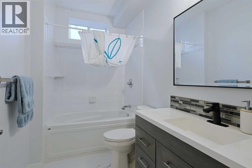 161 Hamptons Gardens NW, Calgary, Alberta  T3A 5X5 - Photo 39 - A2296753