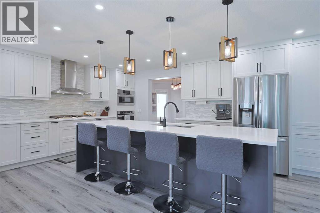 161 Hamptons Gardens NW, Calgary, Alberta  T3A 5X5 - Photo 2 - A2296753