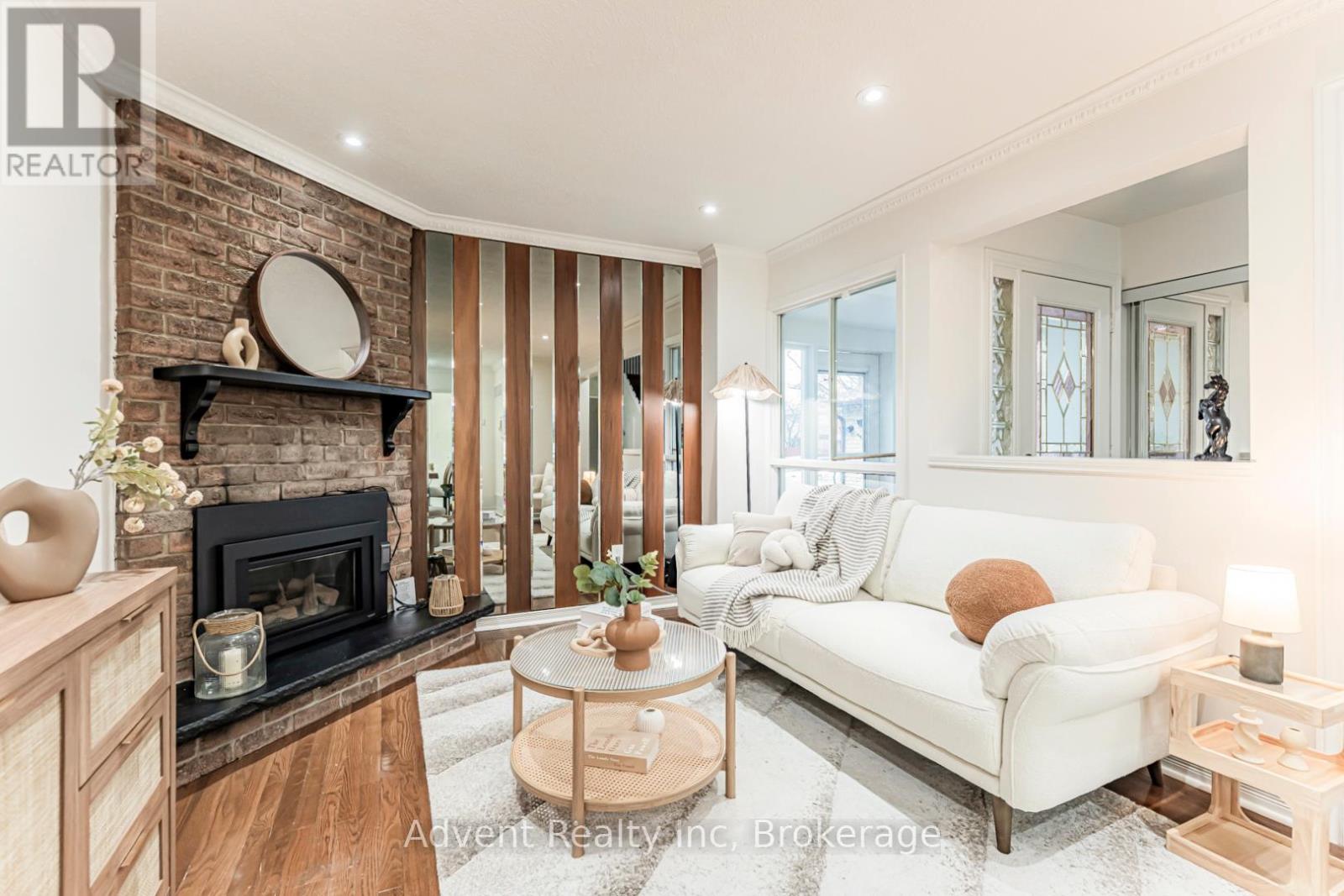 45 Cheeseman Drive, Markham, Ontario  L3R 3G3 - Photo 3 - N12950894