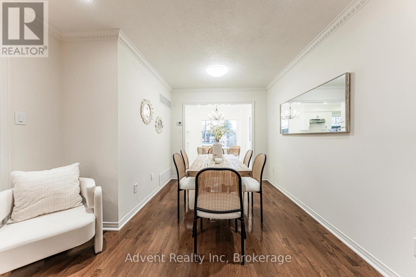 45 Cheeseman Drive, Markham, Ontario  L3R 3G3 - Photo 4 - N12950894