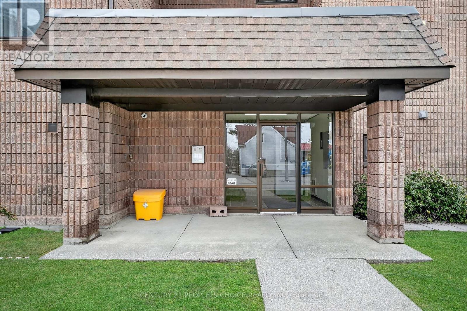 210 - 72 Main Street E, Port Colborne, Ontario  L3K 5Z8 - Photo 2 - X12937792