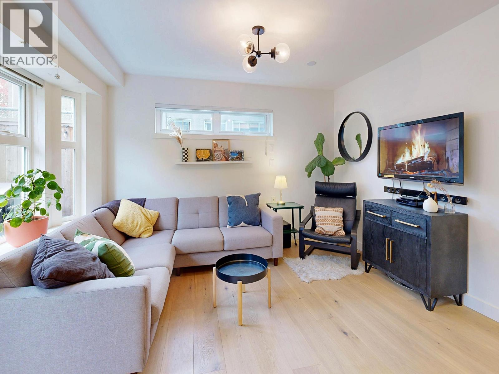 101 1672 E Pender Street, Vancouver, British Columbia  V5L 1W3 - Photo 3 - R3106834