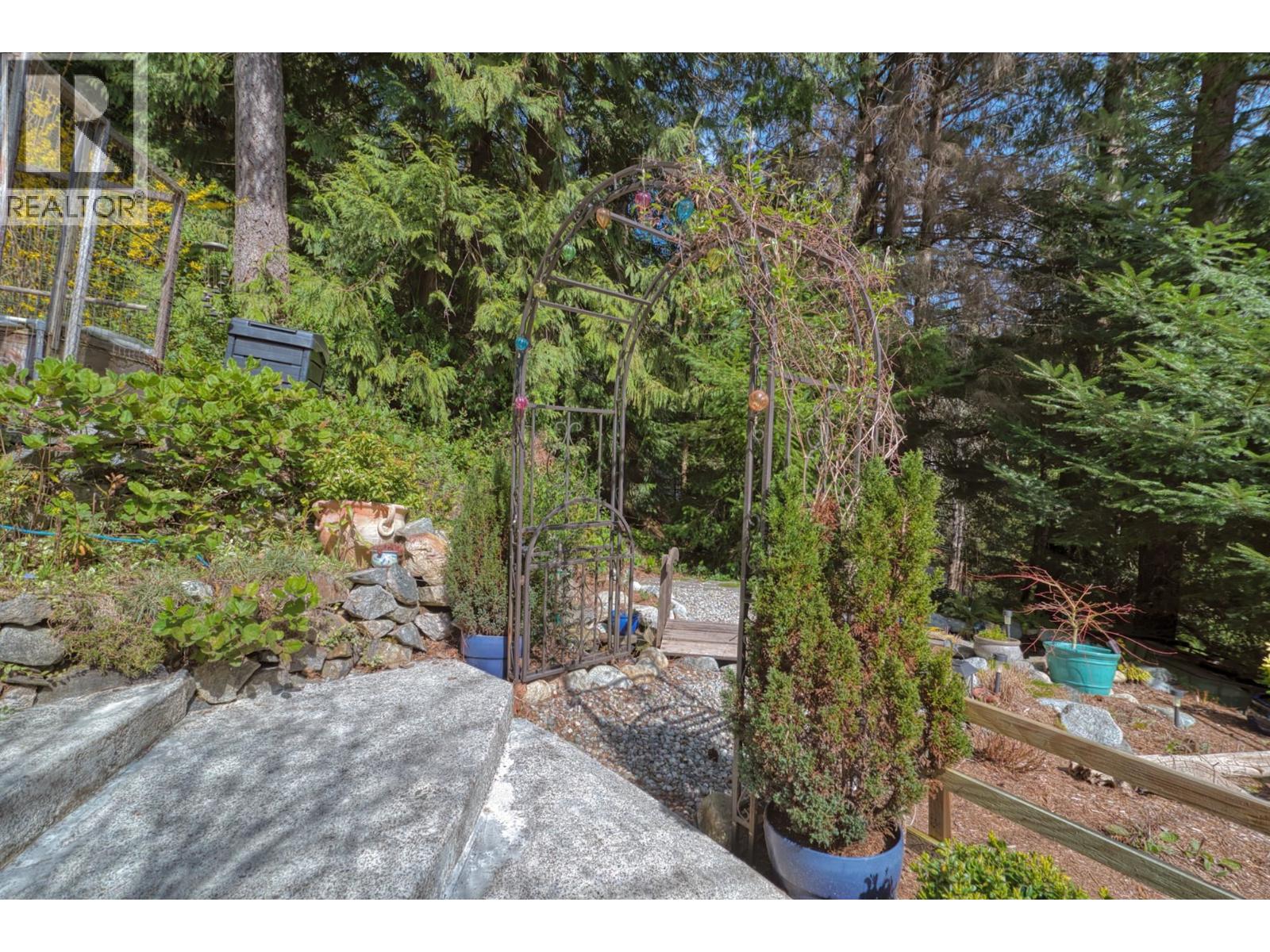 5549 Sans Souci Road, Halfmoon Bay, British Columbia  V7Z 1B6 - Photo 34 - R3106862