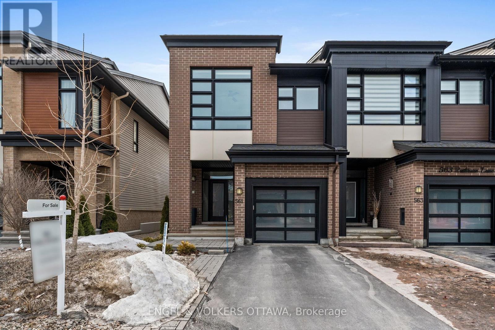 561 RATHBURN LANE, Ottawa, Ontario