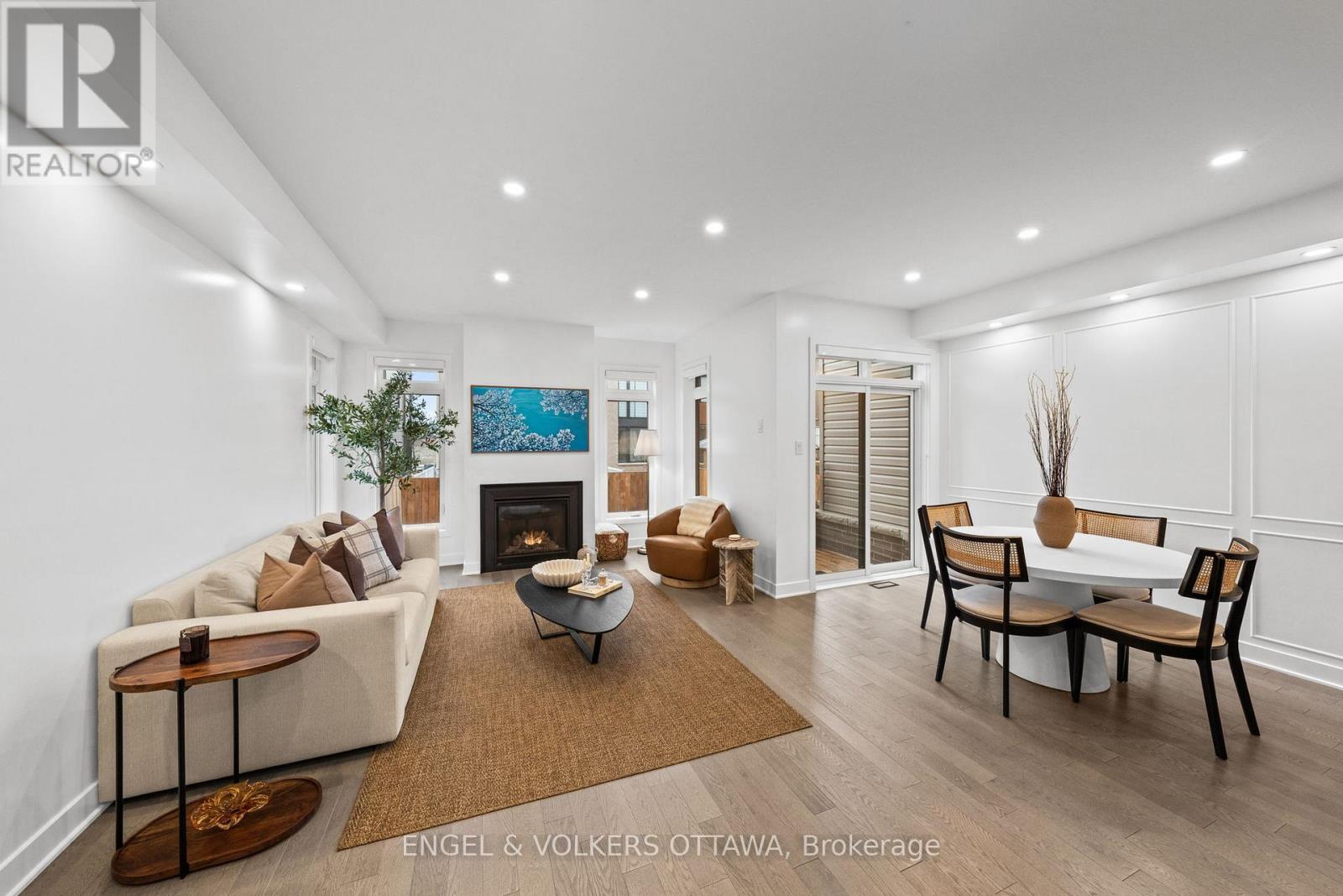 561 Rathburn Lane, Ottawa, Ontario  K1T 0T3 - Photo 11 - X12955308