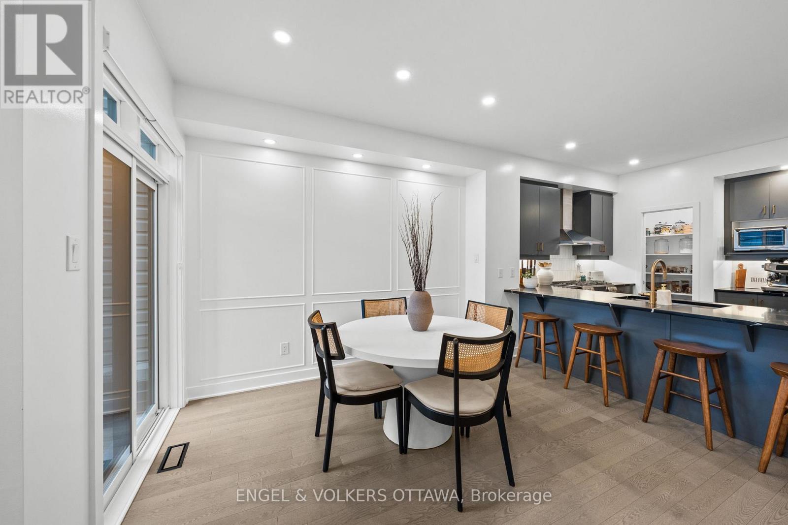 561 Rathburn Lane, Ottawa, Ontario  K1T 0T3 - Photo 12 - X12955308