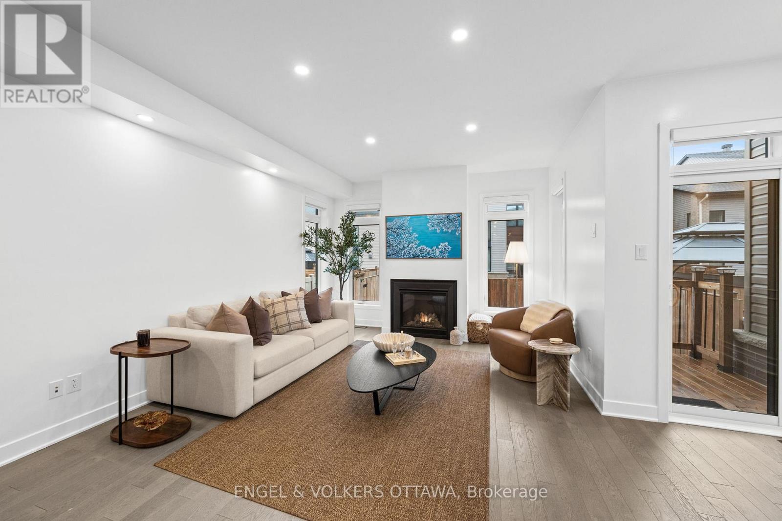 561 Rathburn Lane, Ottawa, Ontario  K1T 0T3 - Photo 13 - X12955308