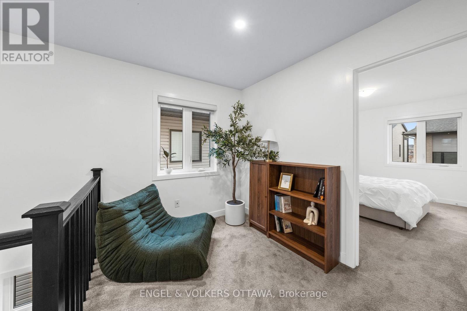 561 Rathburn Lane, Ottawa, Ontario  K1T 0T3 - Photo 15 - X12955308