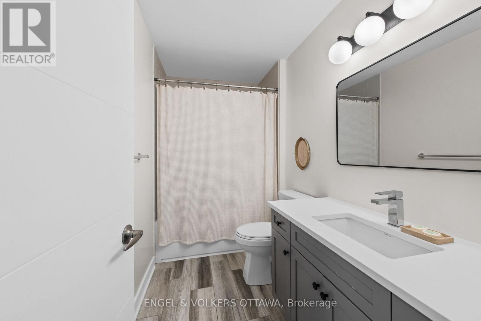 561 Rathburn Lane, Ottawa, Ontario  K1T 0T3 - Photo 22 - X12955308