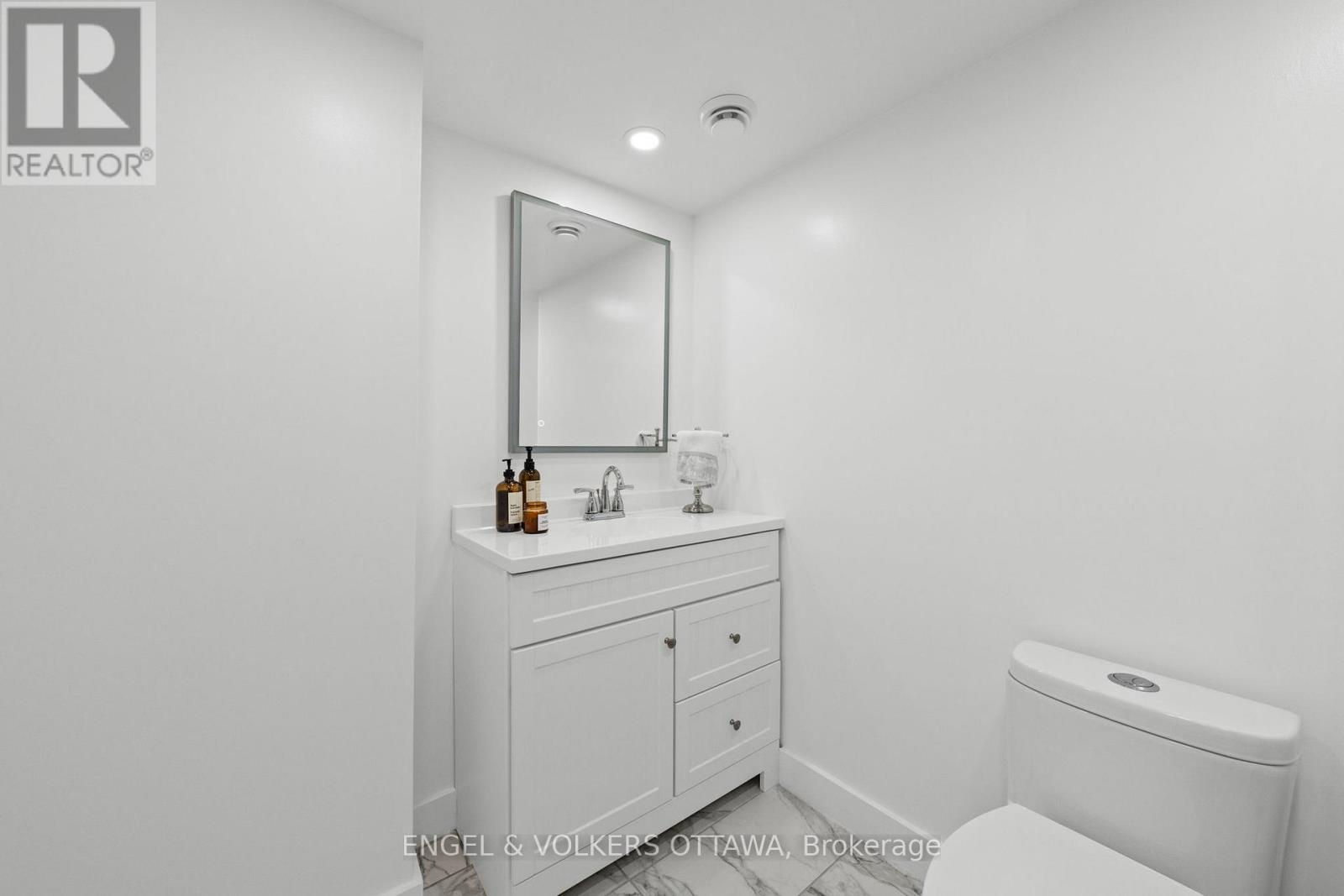 561 Rathburn Lane, Ottawa, Ontario  K1T 0T3 - Photo 26 - X12955308