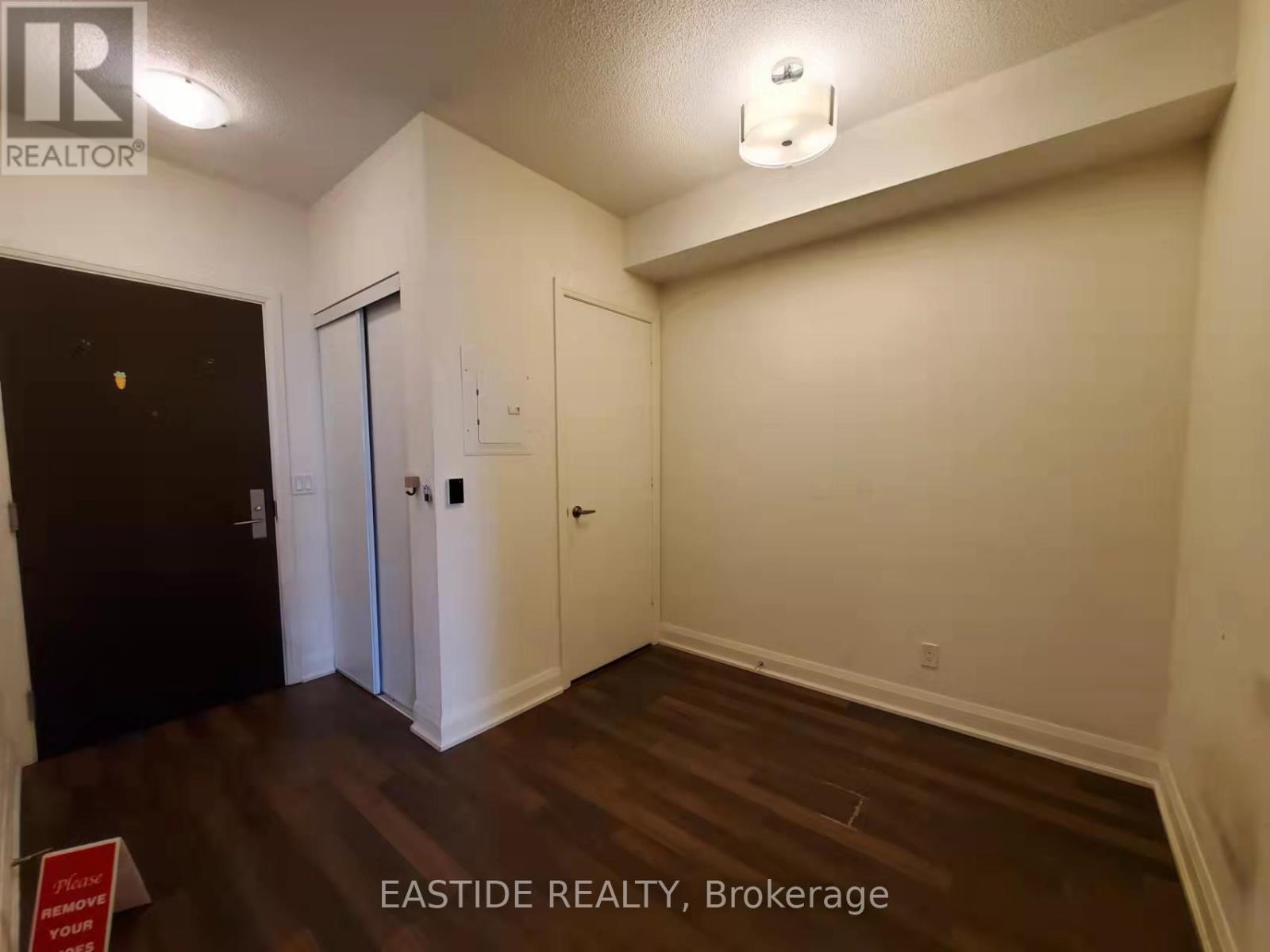 1811 - 68 Canterbury Place, Toronto (Willowdale West), Ontario  M2N 0H8 - Photo 3 - C12955312