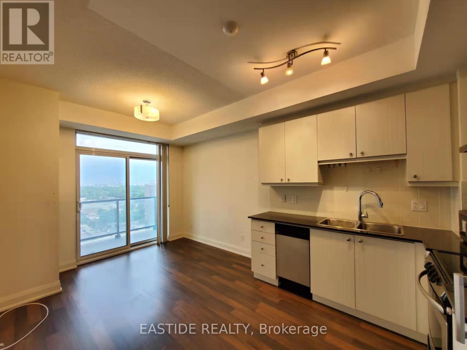 1811 - 68 Canterbury Place, Toronto (Willowdale West), Ontario  M2N 0H8 - Photo 4 - C12955312