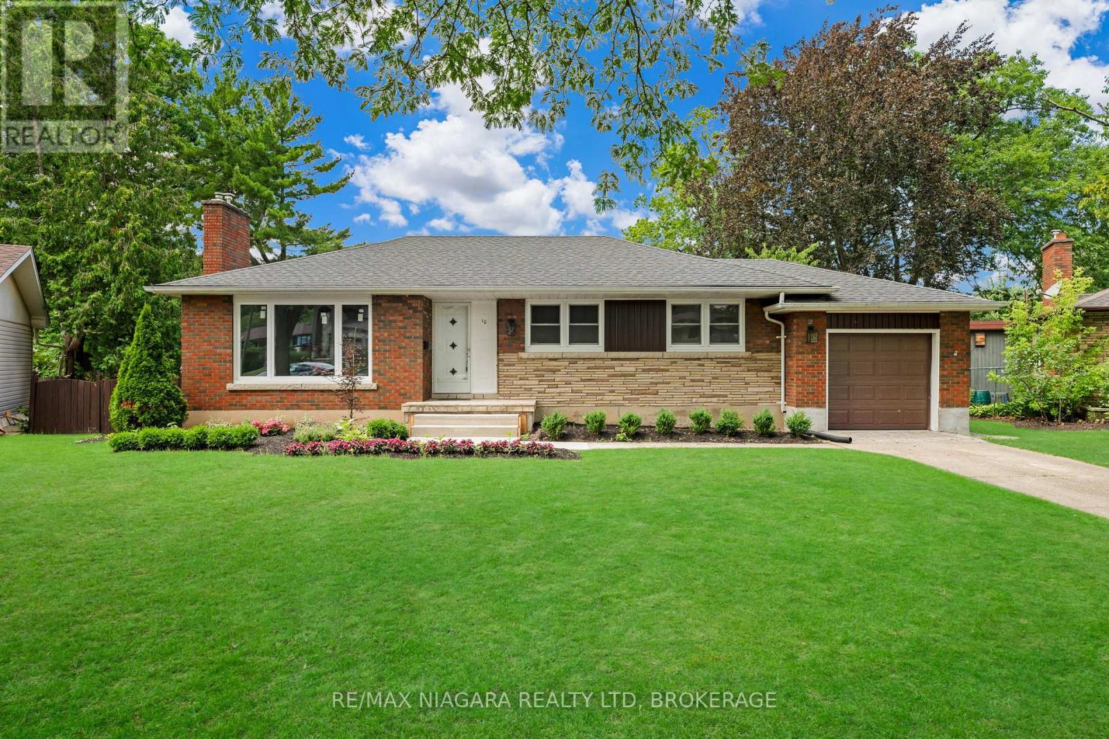 10 WEST HAMPTON ROAD, St. Catharines, Ontario