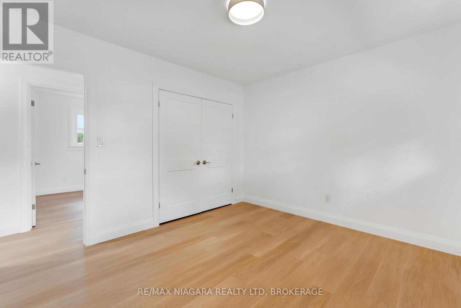 10 West Hampton Road, St. Catharines, Ontario  L2T 3E5 - Photo 18 - X12955262